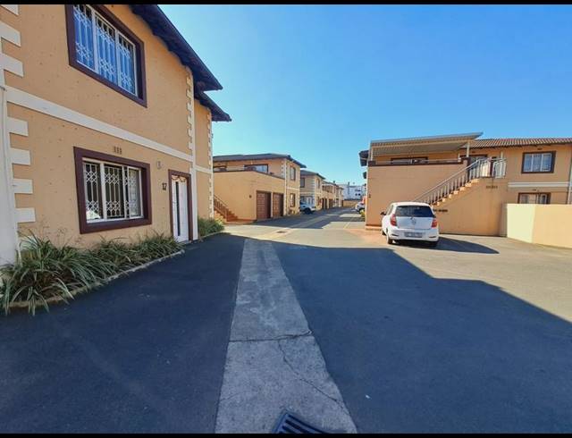 2 BEDROOM TOWNHOUSE FOR SALE IN BRINDHAVEN